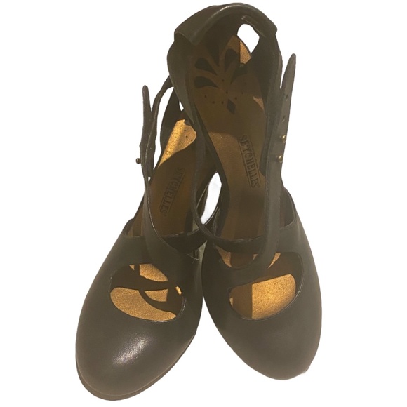 Seychelles retro style black leather heels. Sz 8.5 - Picture 15 of 16